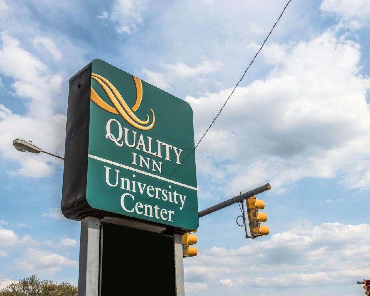 Quality Inn University Center Pittsburgh Exterior photo